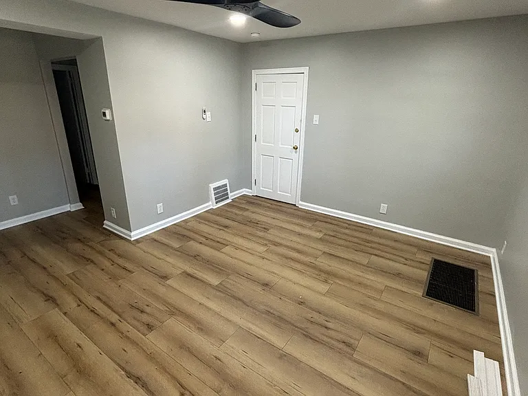 3203 W 2nd St #1 — Photo 2