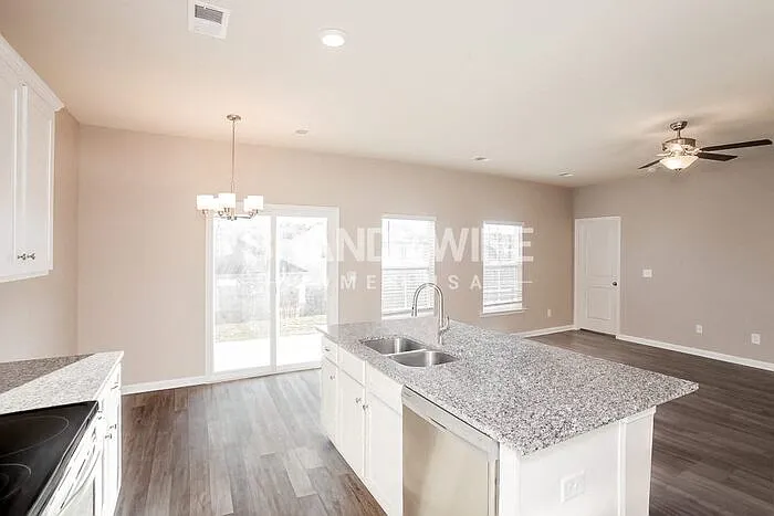 519 Glenmanor Dr — Photo 10