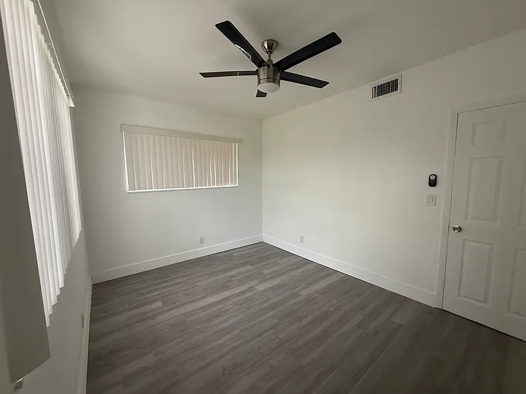 615 82nd St #3 — Photo 30