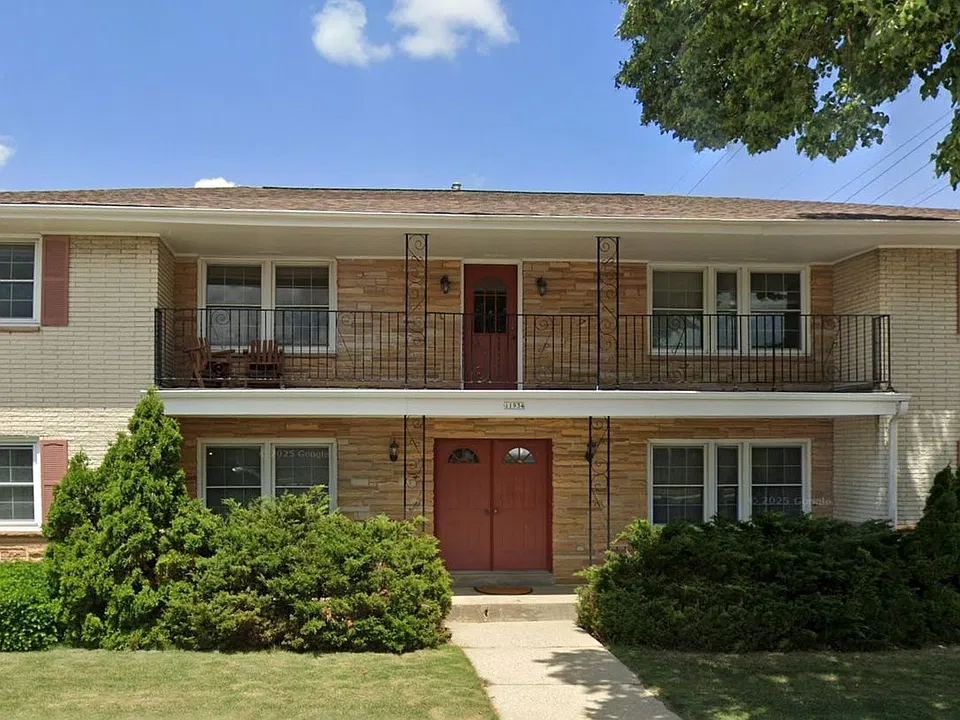11934 W North Ave