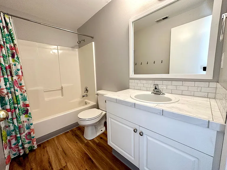 561 NW Mitchell Ct — Photo 14