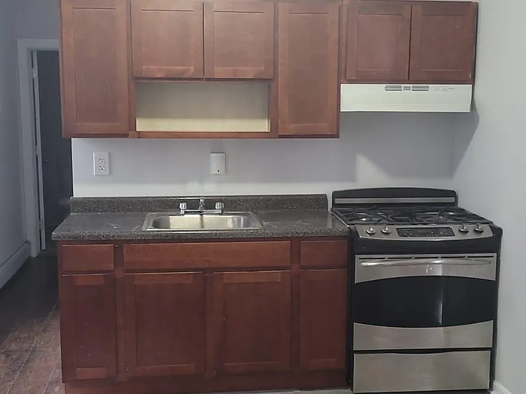 37 Schley St #1 — Photo 2