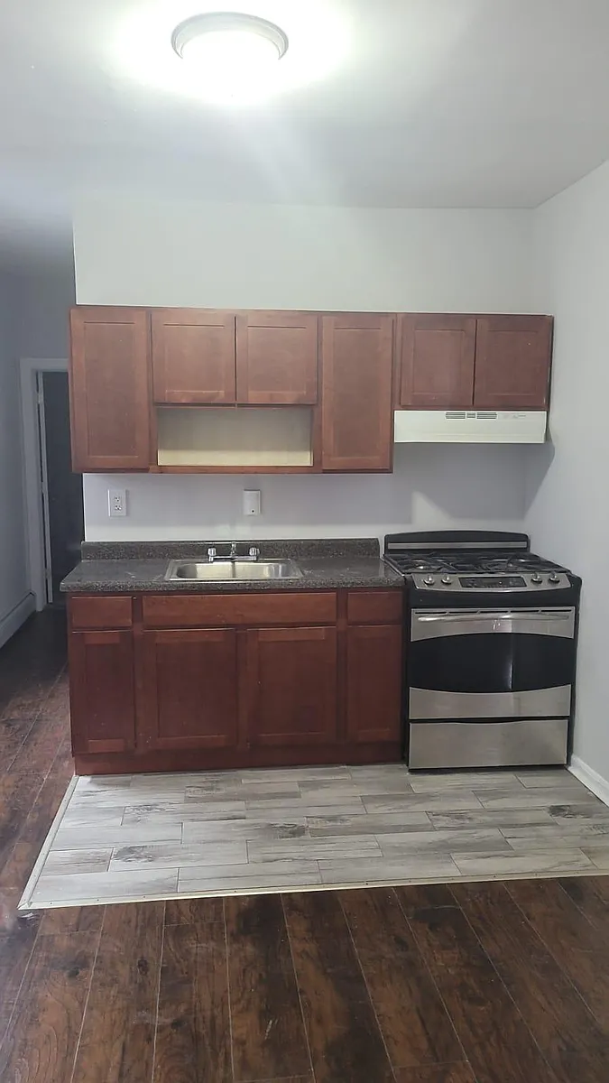 Building Photo - 37 Schley St #1