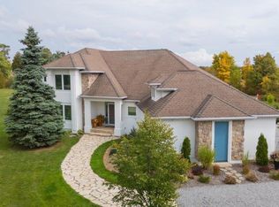 2493 Meadow Ct, West Lincoln, ON L0R1Y0