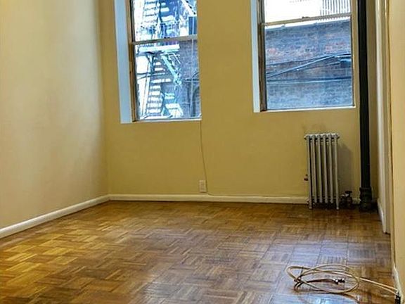 4th image of 321 E 85th St APT 1C