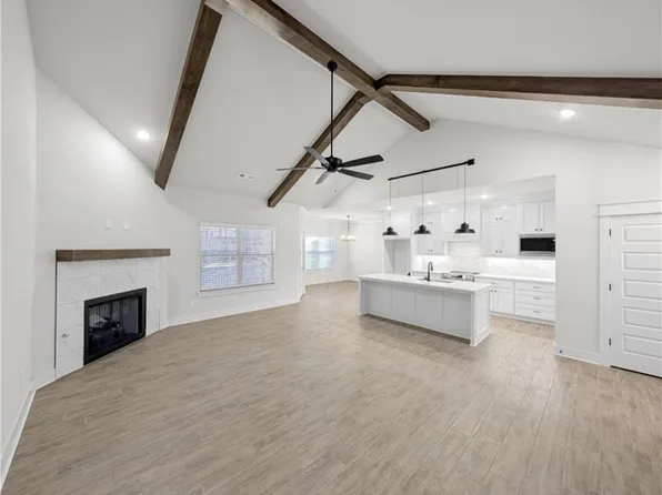 92 Northampton Dr, Bella Vista, AR 72715