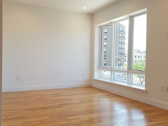 2nd image of 2609 21st St #2