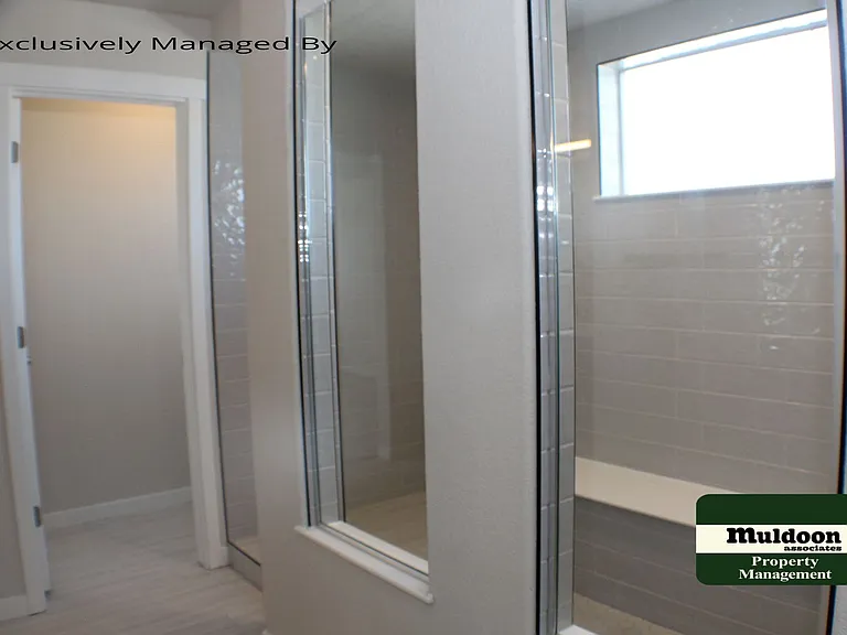 1070 Rambling Oak Dr — Photo 10