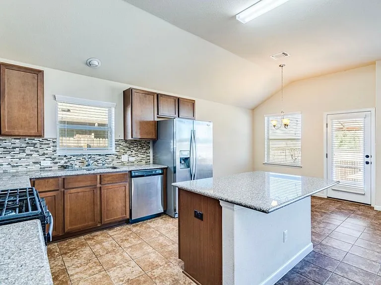271 Bridgestone Way — Photo 4