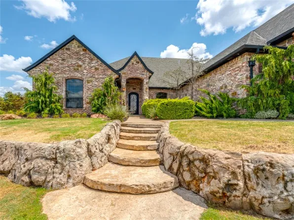 3450 Sarah Dr, Newcastle, OK 73065