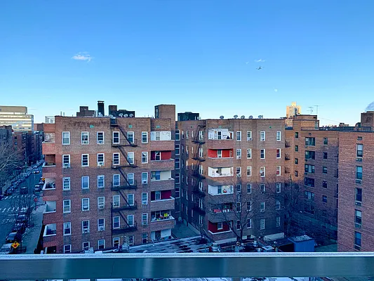 Rented by E Realty International Corp | media 10