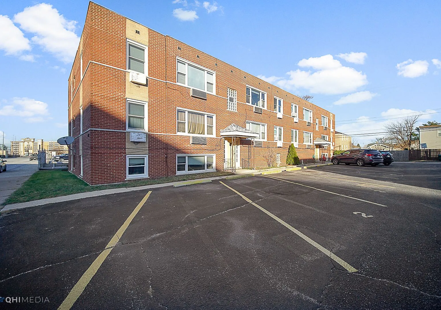1307 Calumet Ave — Photo 1