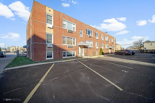 1307 Calumet Ave Photo 1