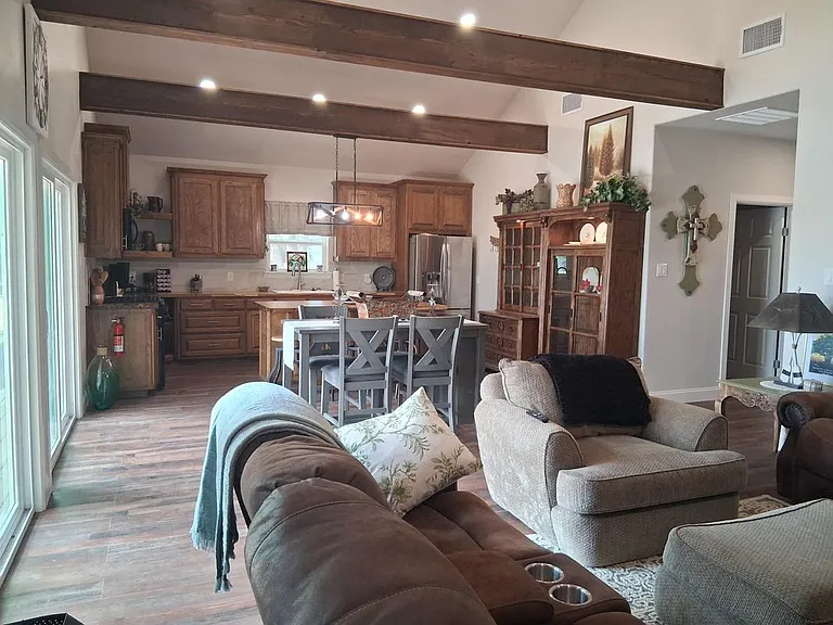 3208 Sunrise Ct — Photo 15