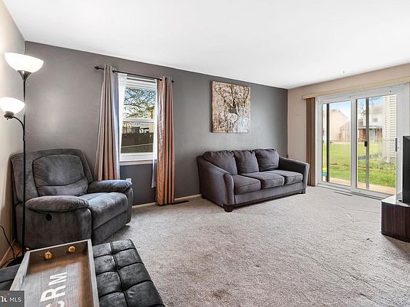 4th image of 103 Channing Dr