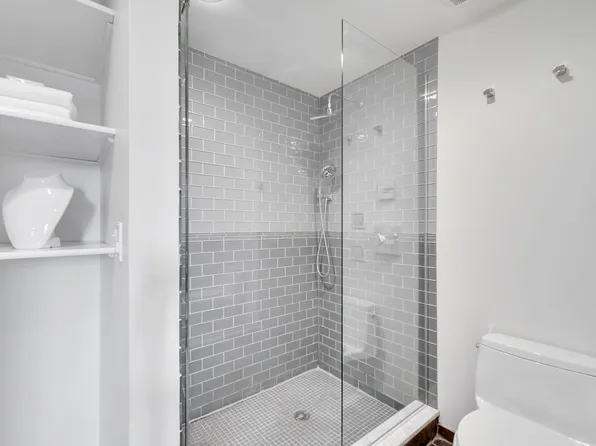 2150 W North Ave, Chicago, IL 60647