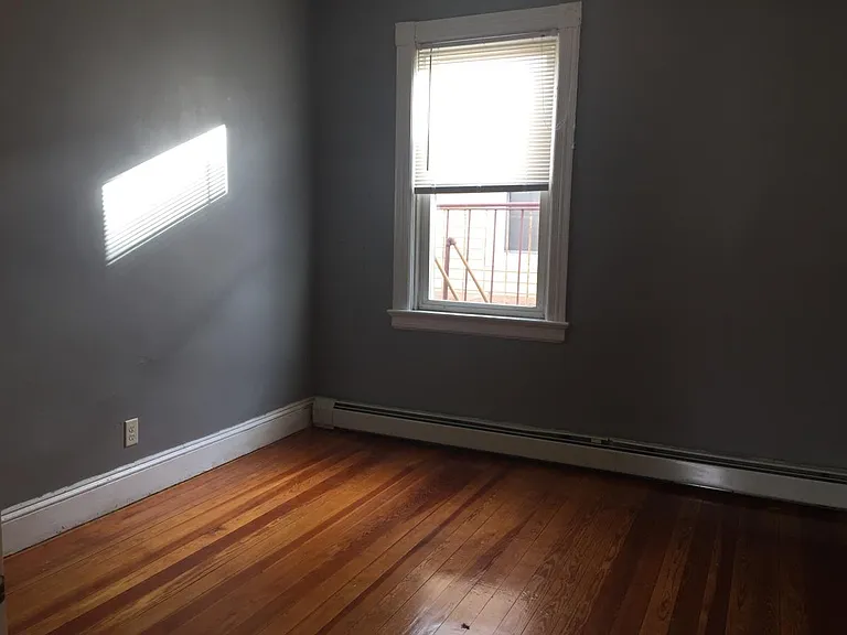 79 Ridge St #3R — Photo 8