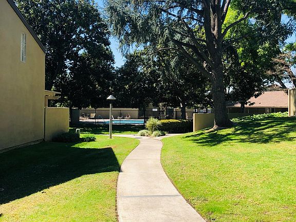 3rd image of 3746 Towne Park Cir