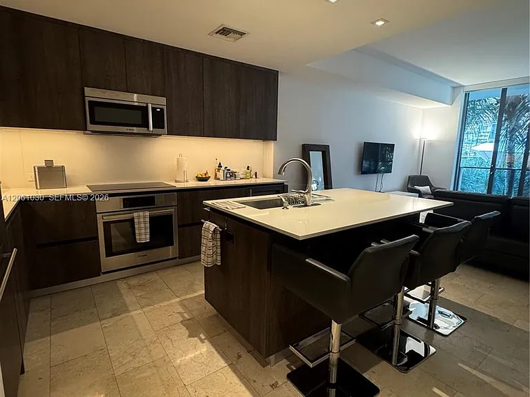 88 SW 7th St #805 — Photo 5