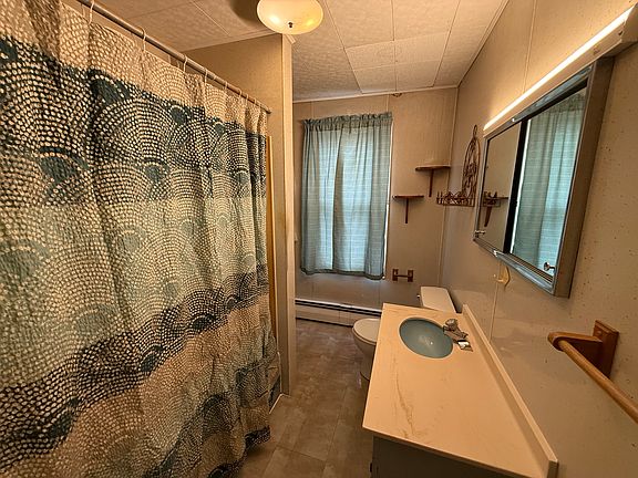 5th image of 821 Iron St #2