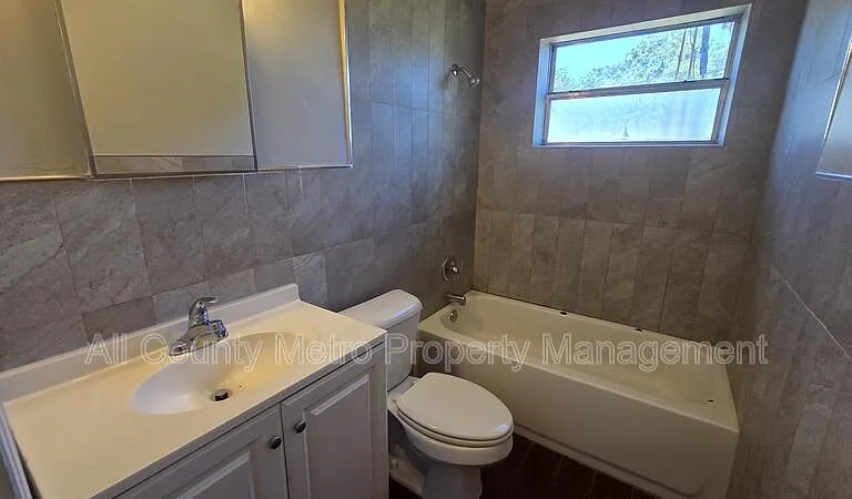 1220 Linda Ln — Photo 11
