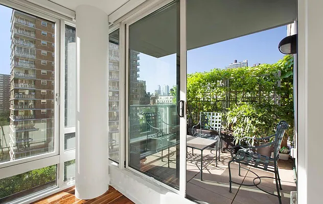 Rented by Hooli Homes New York Inc | media 10