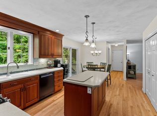2 Hickory Ln, Georgetown, MA 01833