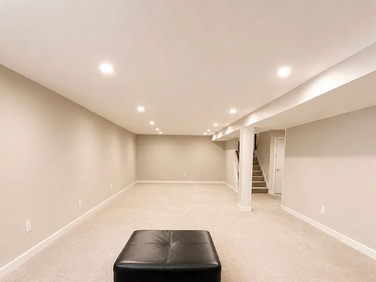 805 Llanelli Dr — Photo 42