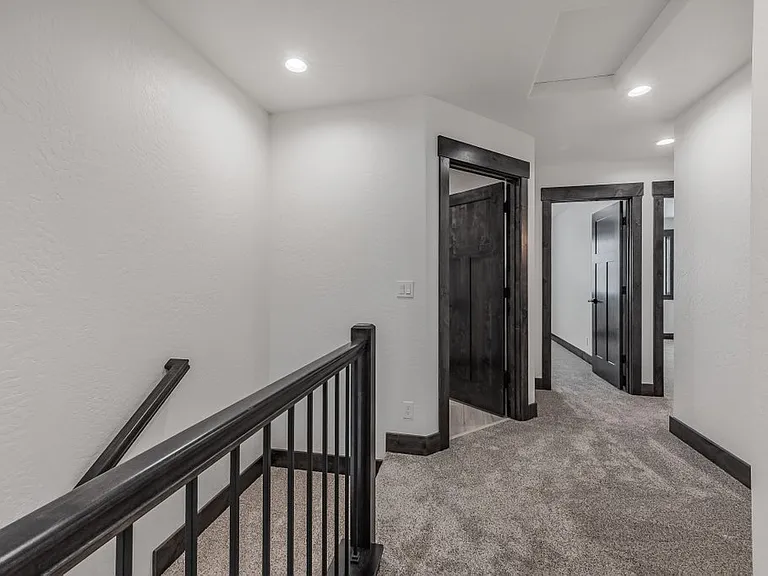 222 E Lobo Loop — Photo 13