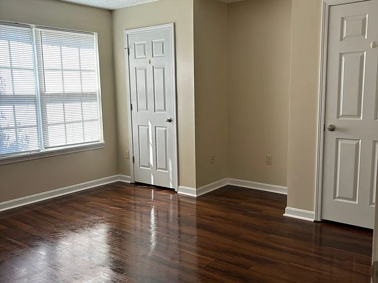 929 Old Ekron Rd — Photo 5