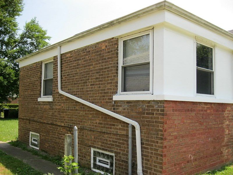 2nd image of 10037 S Calhoun Ave