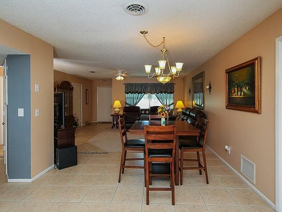 4th image of 7039 Spinnaker Blvd