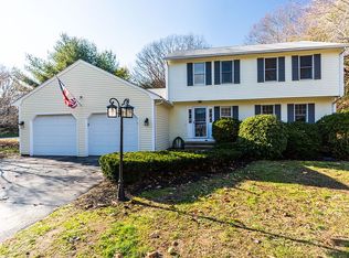14 Mayflower Ct, North Kingstown, RI 02852