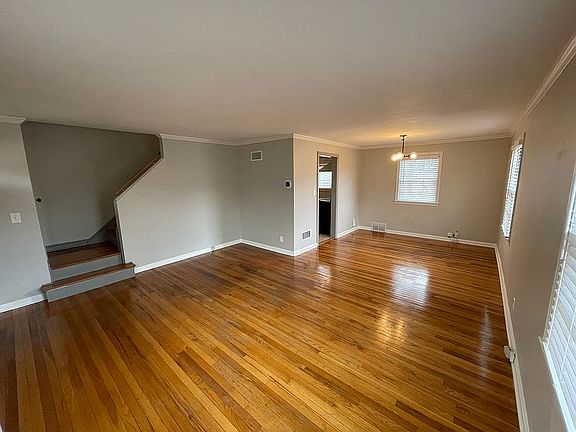 3rd image of 434 E 63rd Ter
