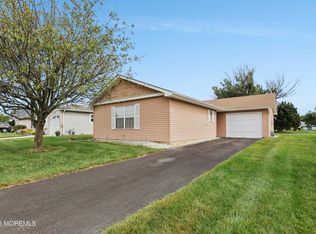 14 Mansfield Dr, Brick, NJ 08724