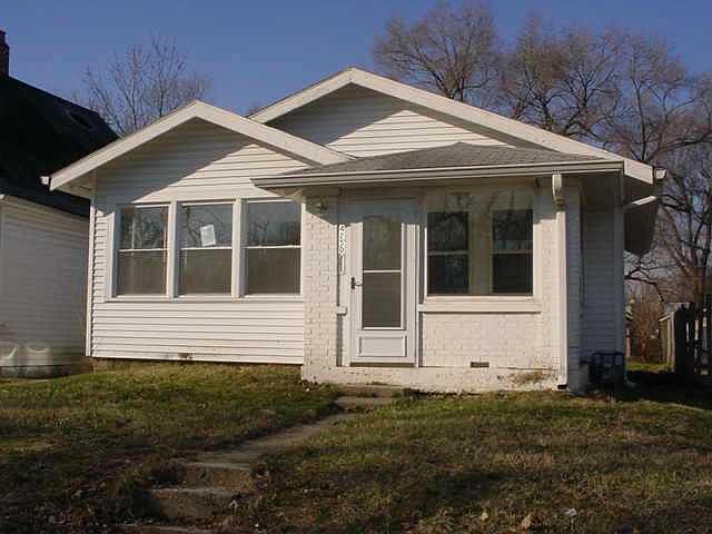 1st image of 4250 N Winthrop Ave