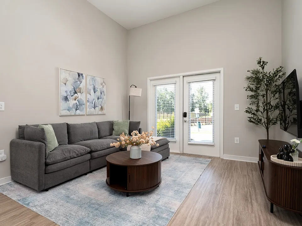 215 Addison Rd #1-ID1610796P