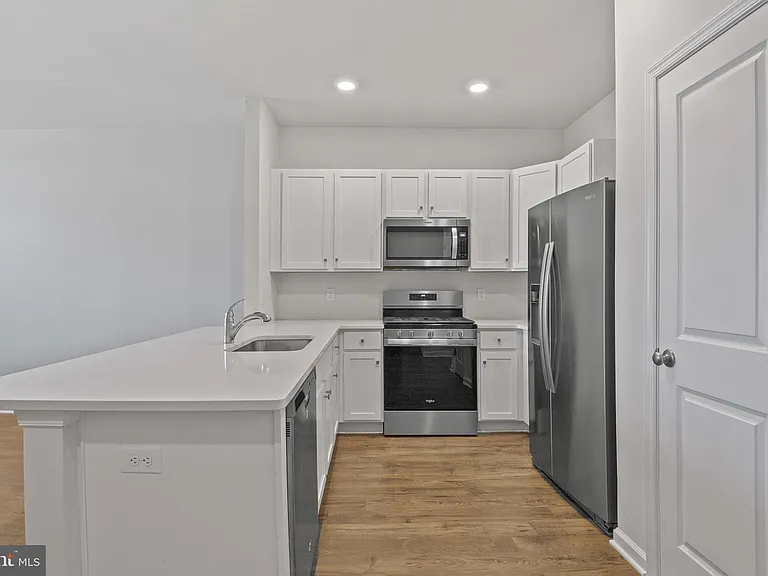 37 Arlotta St #37 — Photo 11