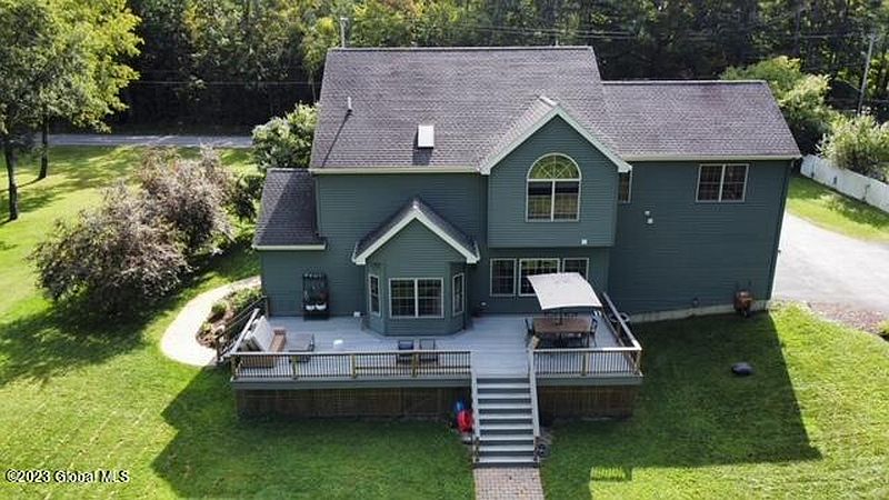 2nd image of 39 Middle Road