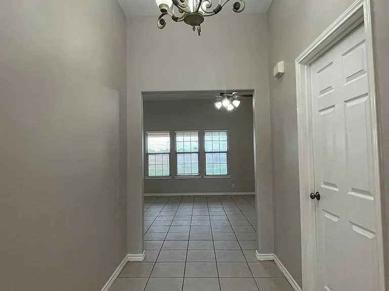 4950 Daffodil Dr #SINGLE FAMILY — Photo 2