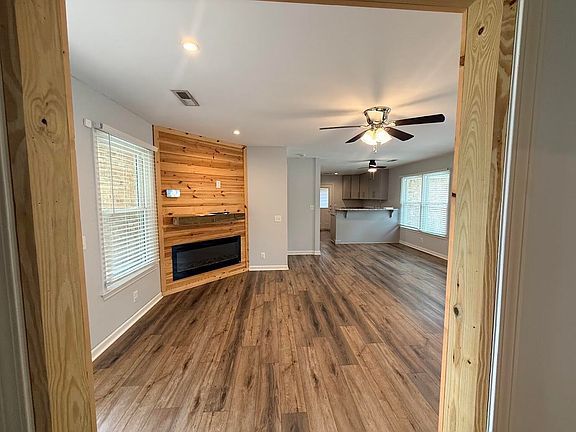 4th image of 796 Club Ln