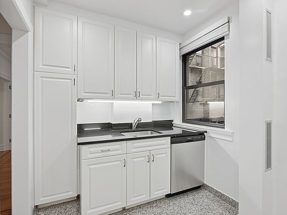 4th image of 1160 5th Ave APT 408