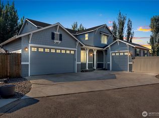 1347 Boulder Loop, East Wenatchee, WA 98802