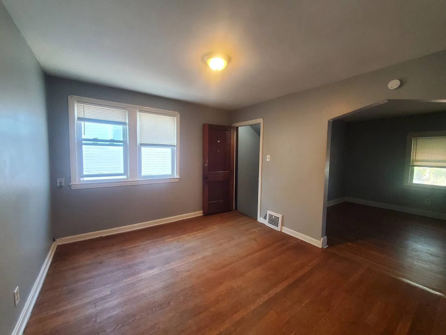 3243 W 115 ST — Photo 2