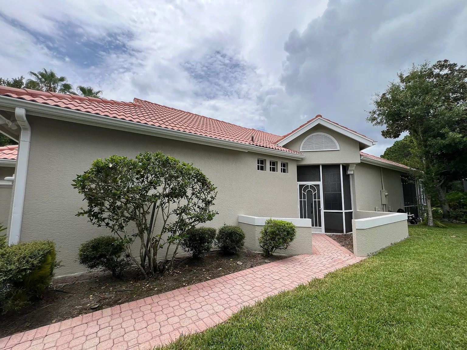 2 bed, 2.0 bath, 1675 sqft, $2,300 — Photo 2