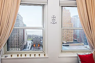Rented by R New York