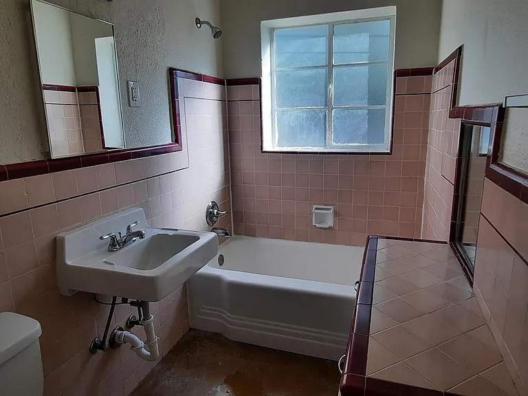 526 W Roosevelt St #10 — Photo 8