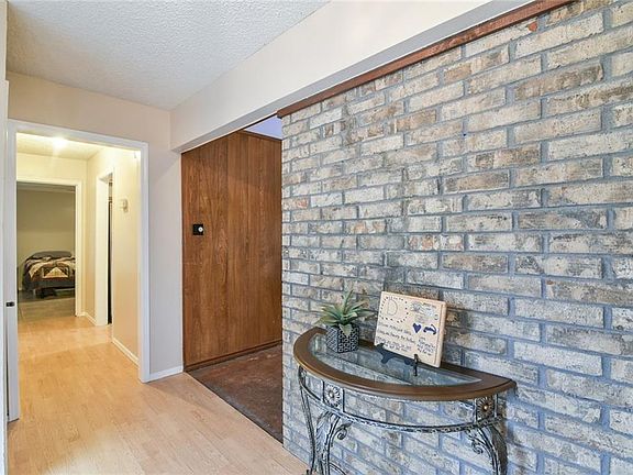 3rd image of 5301 Oak Springs Dr