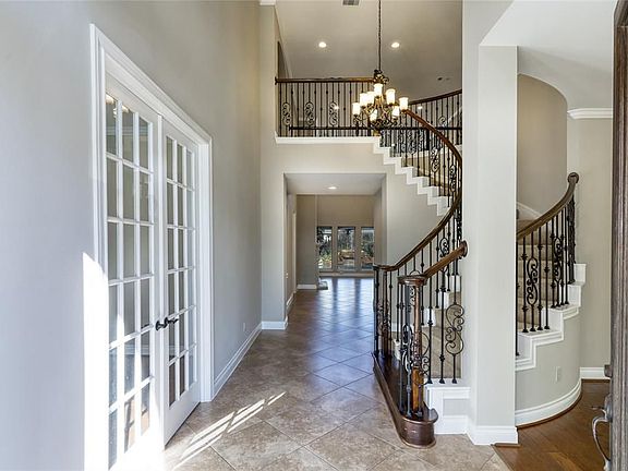 3rd image of 27914 Warren Park Dr