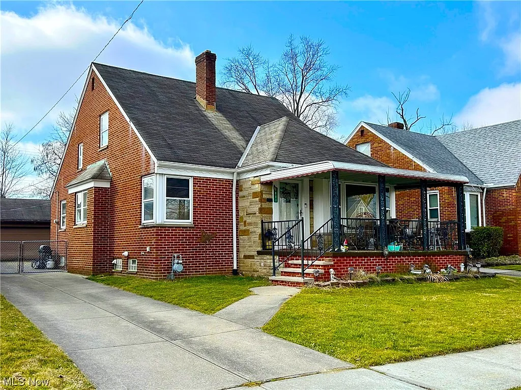 7801 Fernhill Ave photo 1